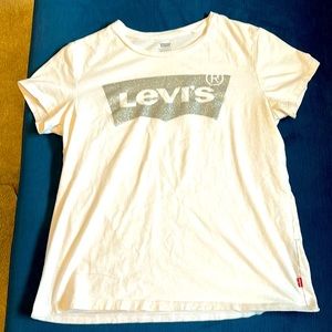 Rare silver sparkle Levi’s t-shirt size M, normal wear